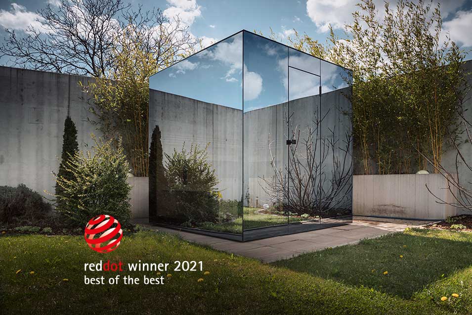 Red Dot Design Award - Amadé Gartensauna im edlen Spiegelglas Design.