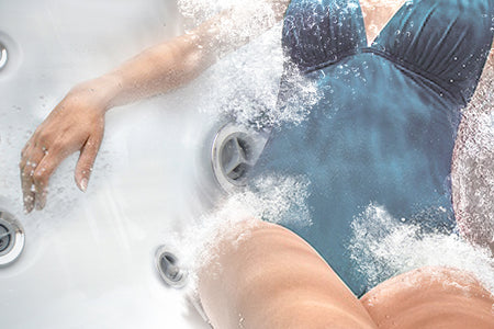 Whirlpool mit ASD-System und Venturi-Einwaschung für kristallklares Wasser und nachhaltige Pflege.